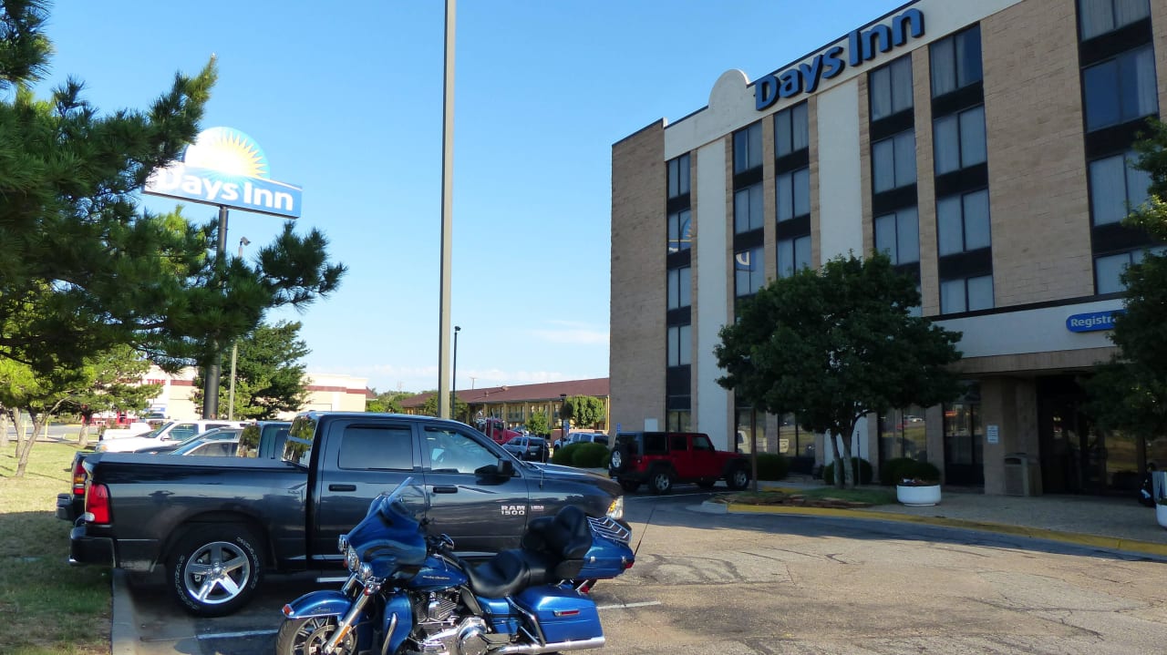 Schrägansicht von der I-40 aus Days Inn Amarillo East