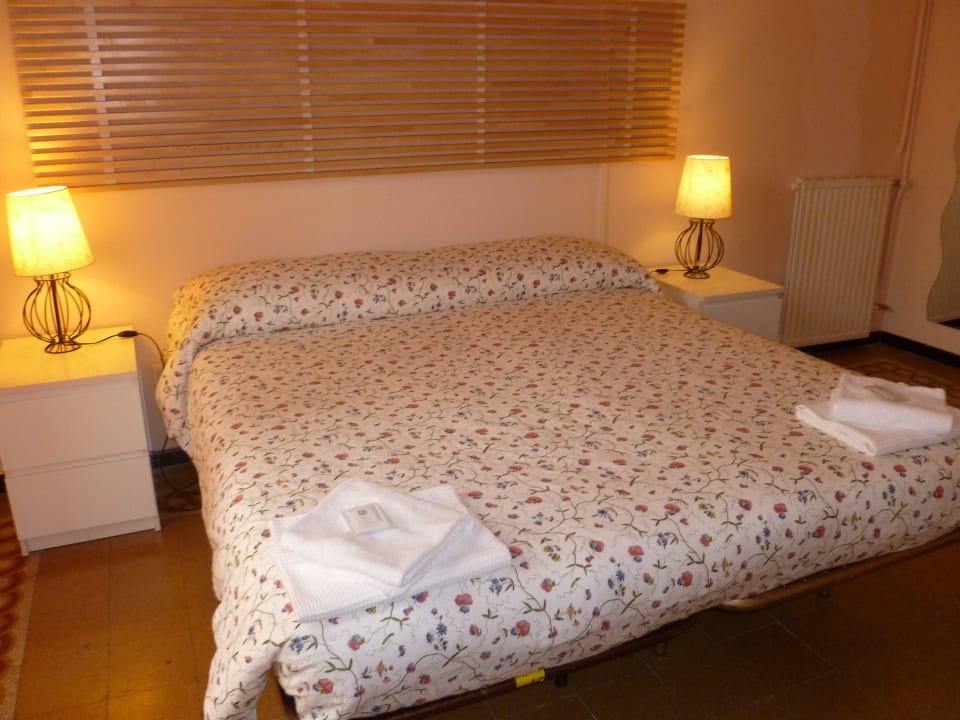 Camera matrimoniale con bagno  B&B Carlo Alberto House