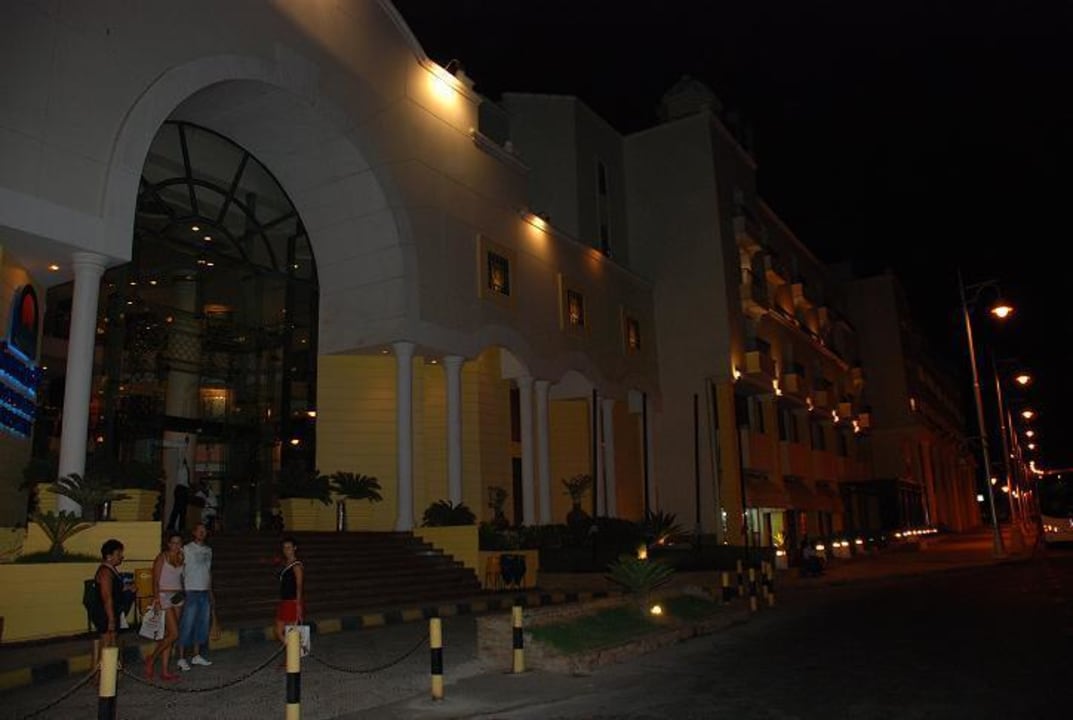 Wejscie do hotelu SUNRISE Holidays Resort (Adults Only)