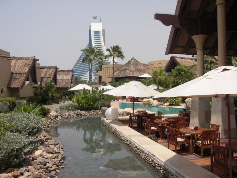 Cafe Wadi, rechts hinten Pool vom Beit al Bahar Jumeirah Beit Al Bahar