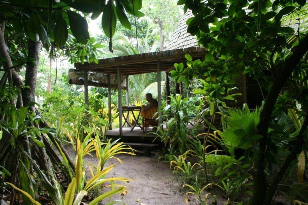 Eingang zum Bungalow Hotel Fafa Island Resort