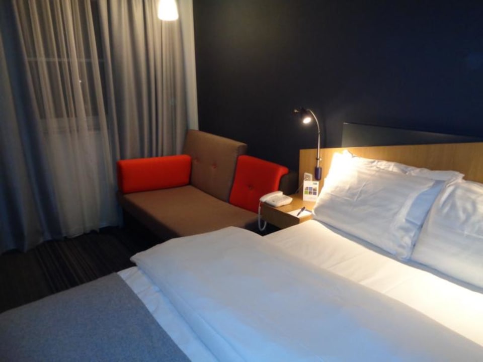 Zimmer Holiday Inn Express Frankfurt - Airport
