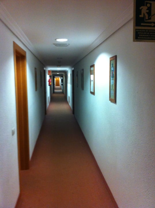 Hotelflur BLUESEA Lagos de Cesar