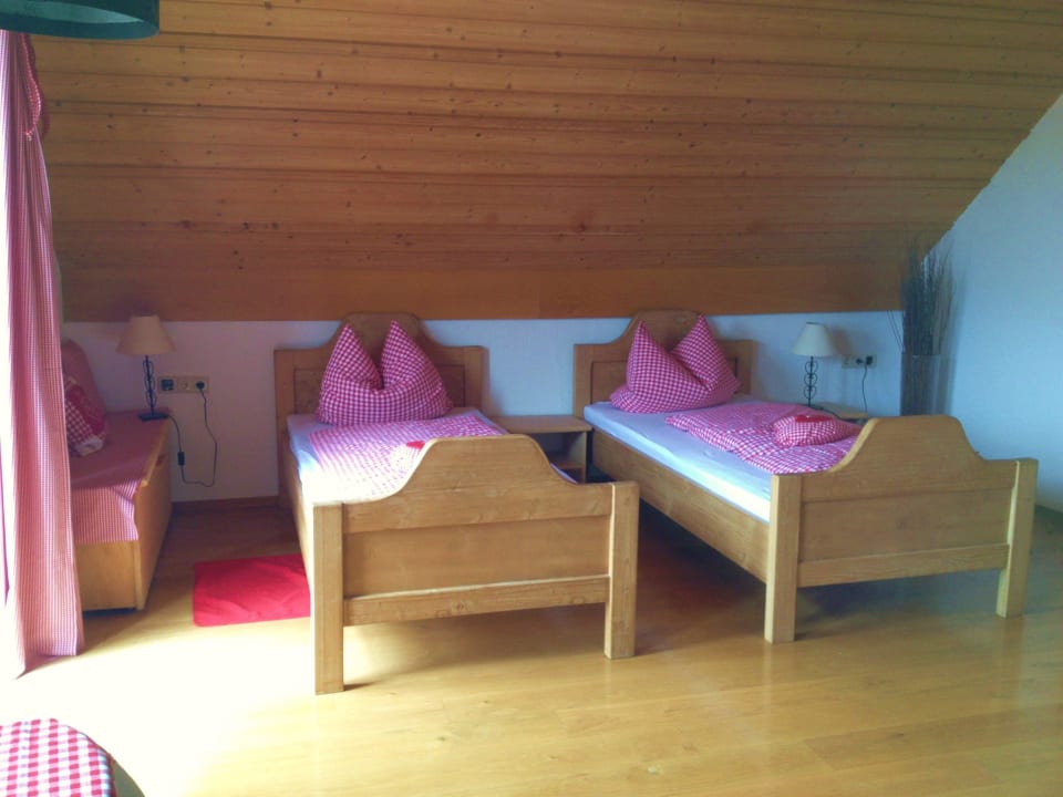 2 Bett Zimmer mit Balkon Gästezimmer Neumeier