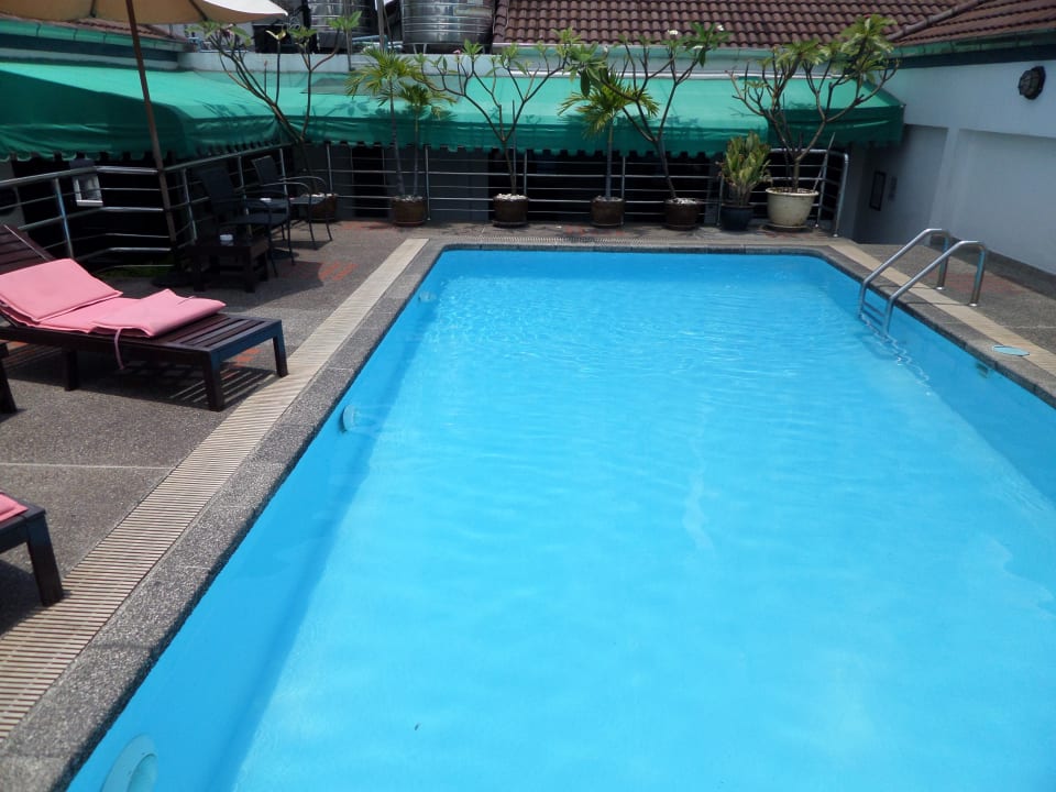 Pool Hotel Admiral Suites