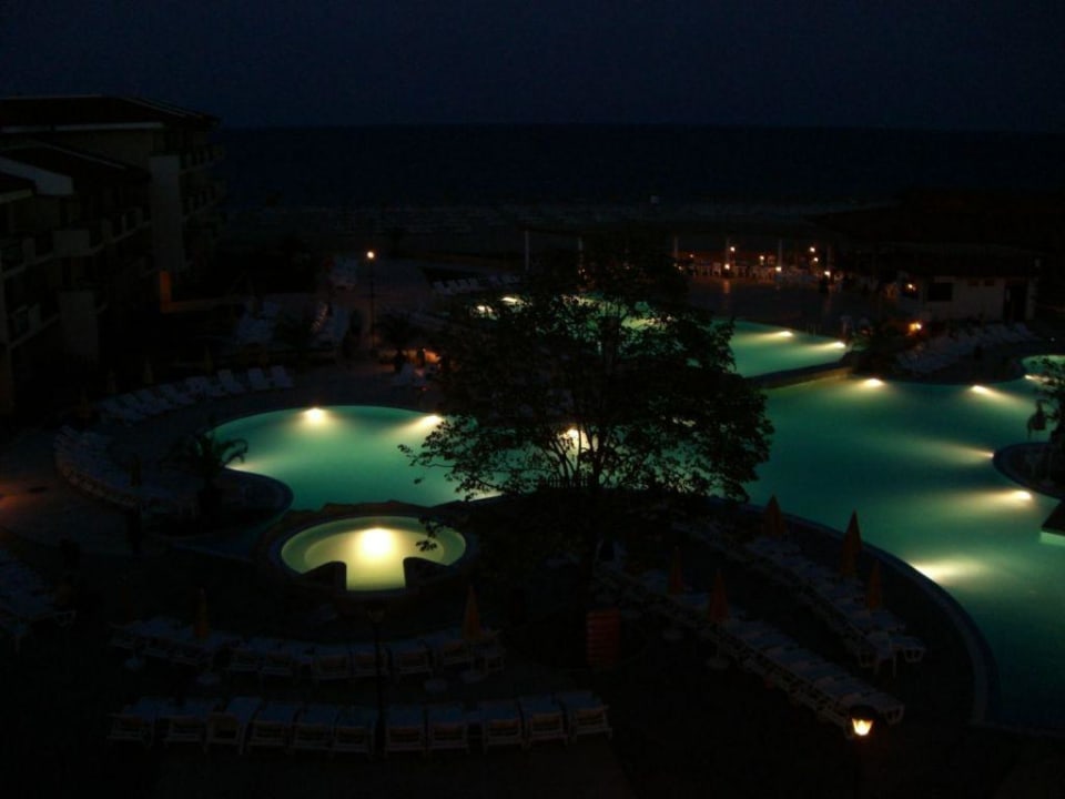 Pool bei Nacht HVD Clubhotel Miramar