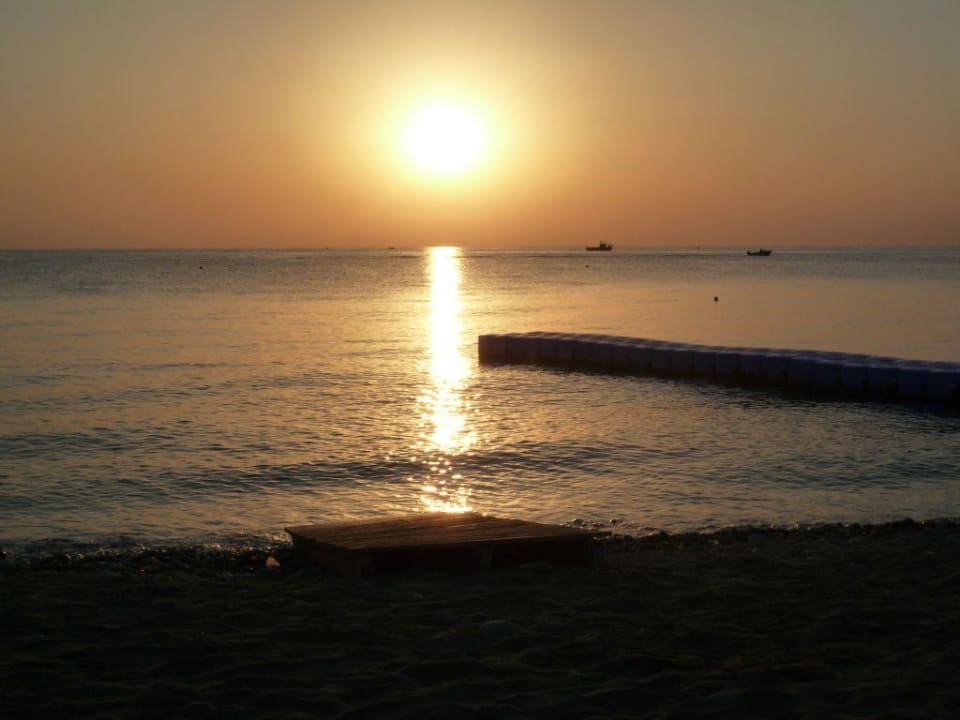 Sonnenaufgang am Badestrand alltoura Club Hotel Poseidon Palace