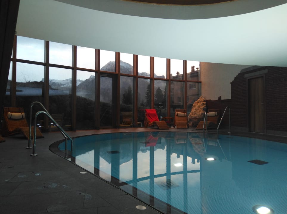 Pool Hotel Goldener Berg - Your Mountain Selfcare Resort