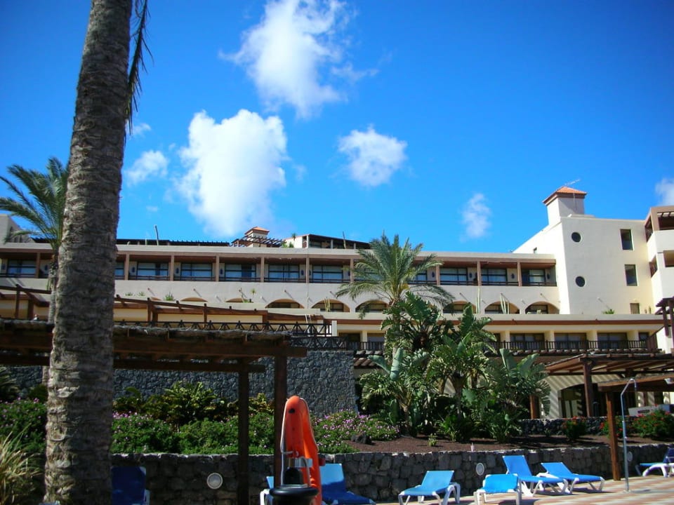 Blick vom Pool zum Hauptgebäude Occidental Jandía Mar