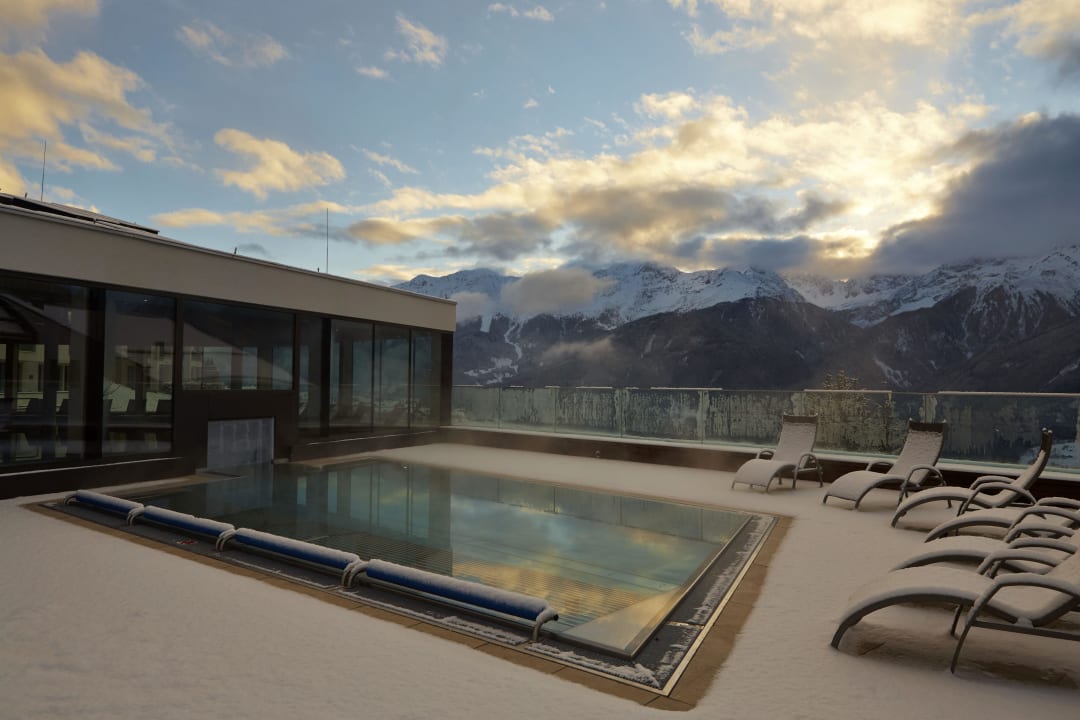 Aussenpool mit Bergpanorama Baby- & Kinderhotel Laurentius