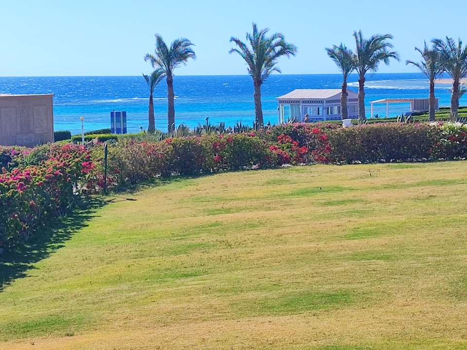 Strand Sirena Beach Resort & Spa