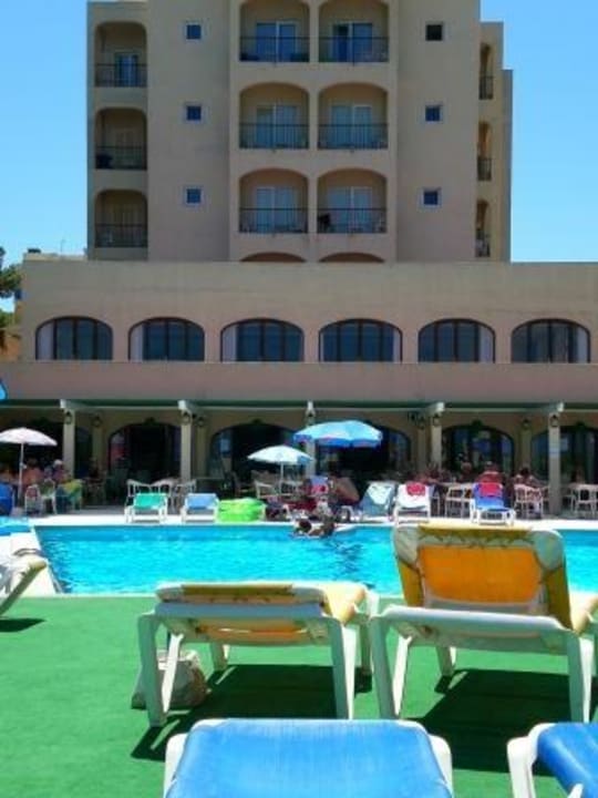 Blick von der Sonnenterrasse Richtung Hotel Mar Azul PurEstil Hotel & Spa