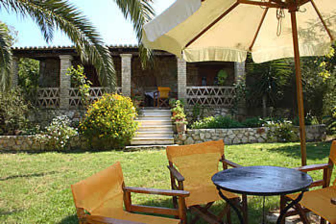 V Christina1_lgarden Photographer Anna Proctor.jpg Armonia Houses