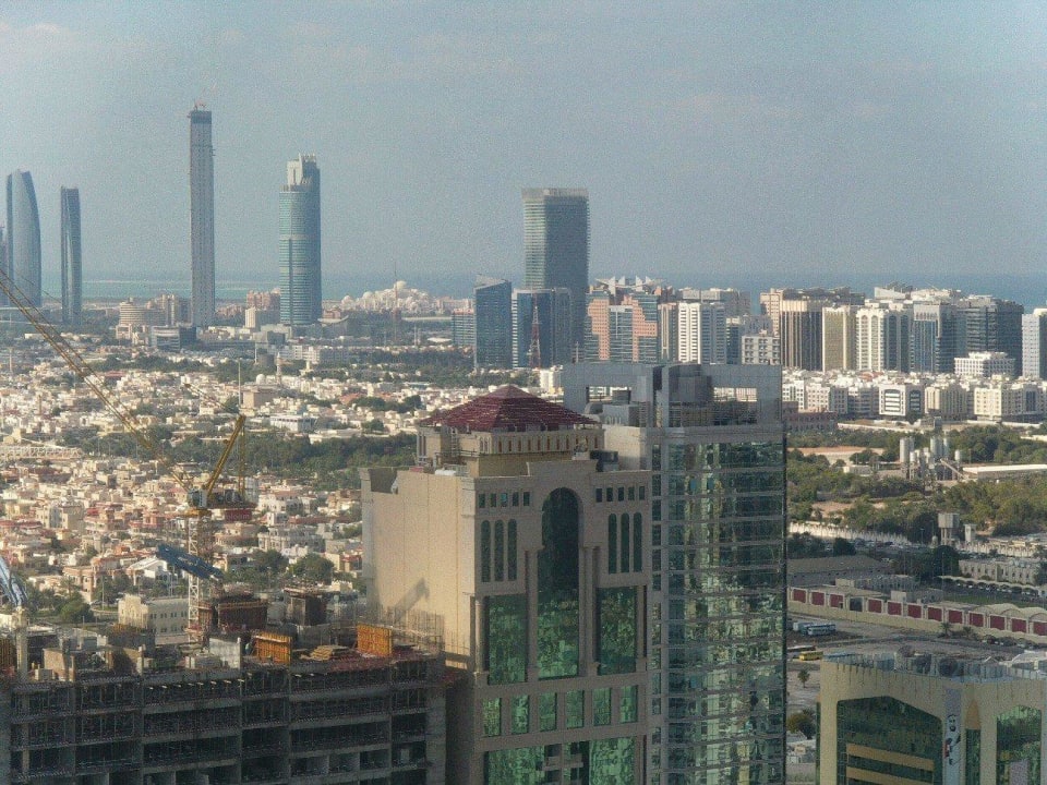 Ausblick aus Zimmer 21. Etage bzw. Pool 31. Etage Grand Millennium Al Wahda Abu Dhabi