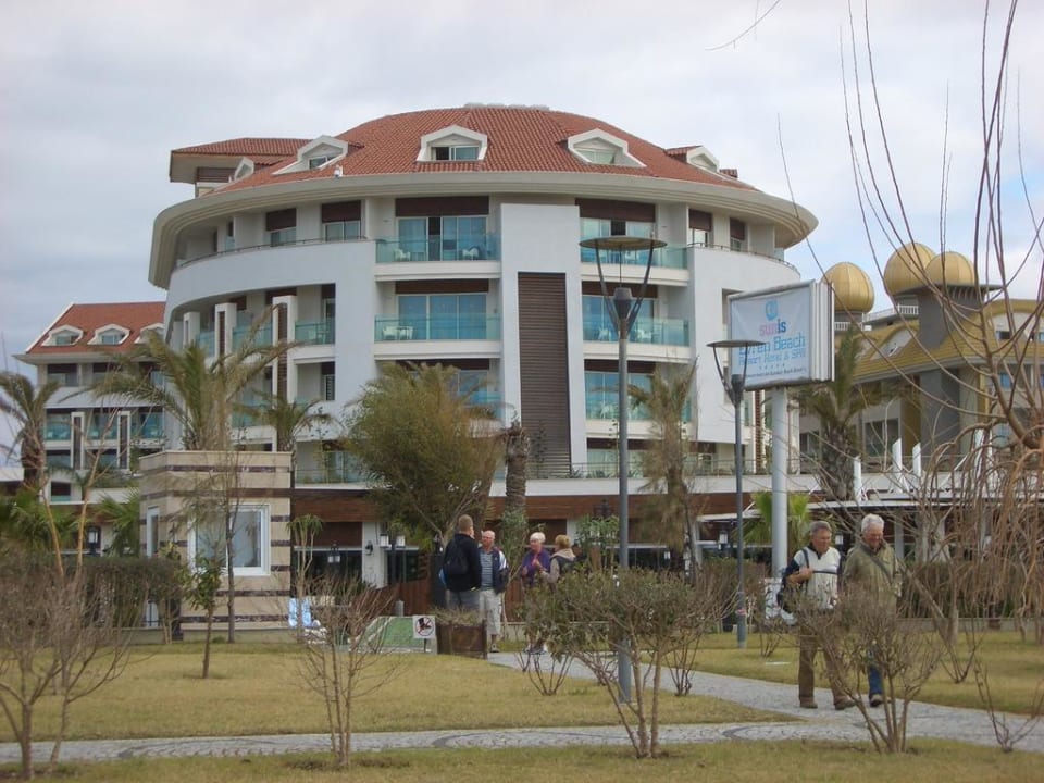 Blick vom Meer zum Hotel Sunis Evren Beach Resort Hotel & Spa
