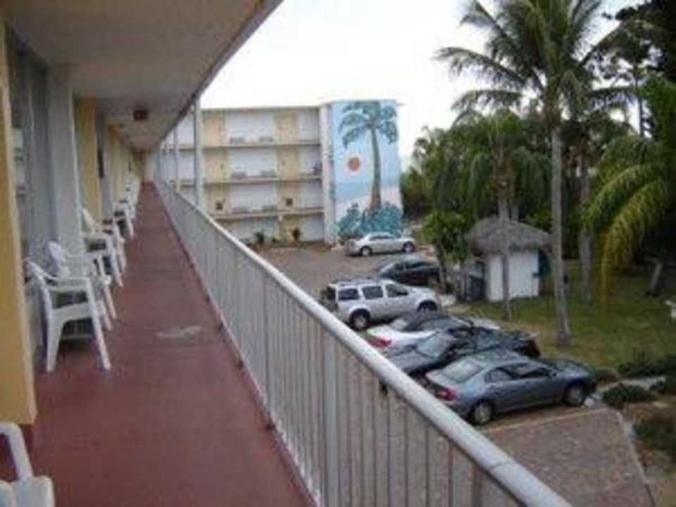 Vor dem Zimmer Hotel Outrigger Beach Resort