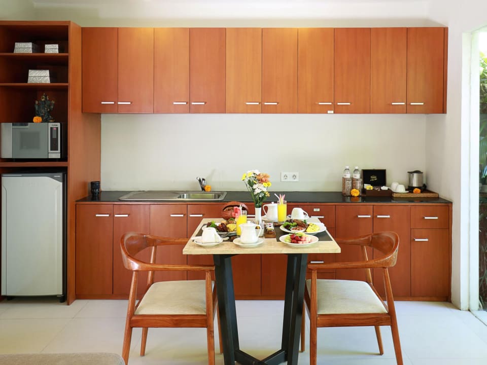 Gastro Legian Kriyamaha Villa