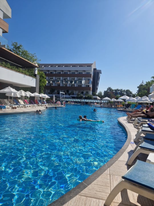 Pool Terrace Elite Resort