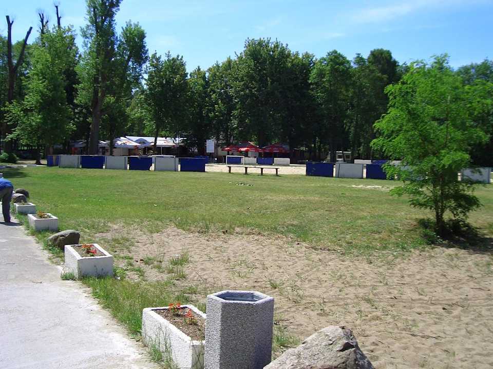 Paar Pubs und Bars am See Hotel Geovita Piła