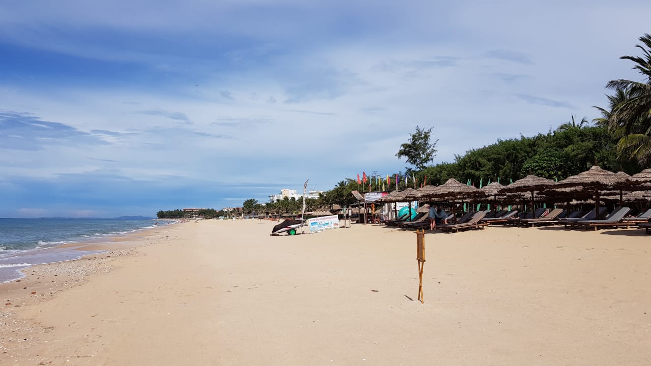 Strand Bamboo Village Beach Resort & Spa