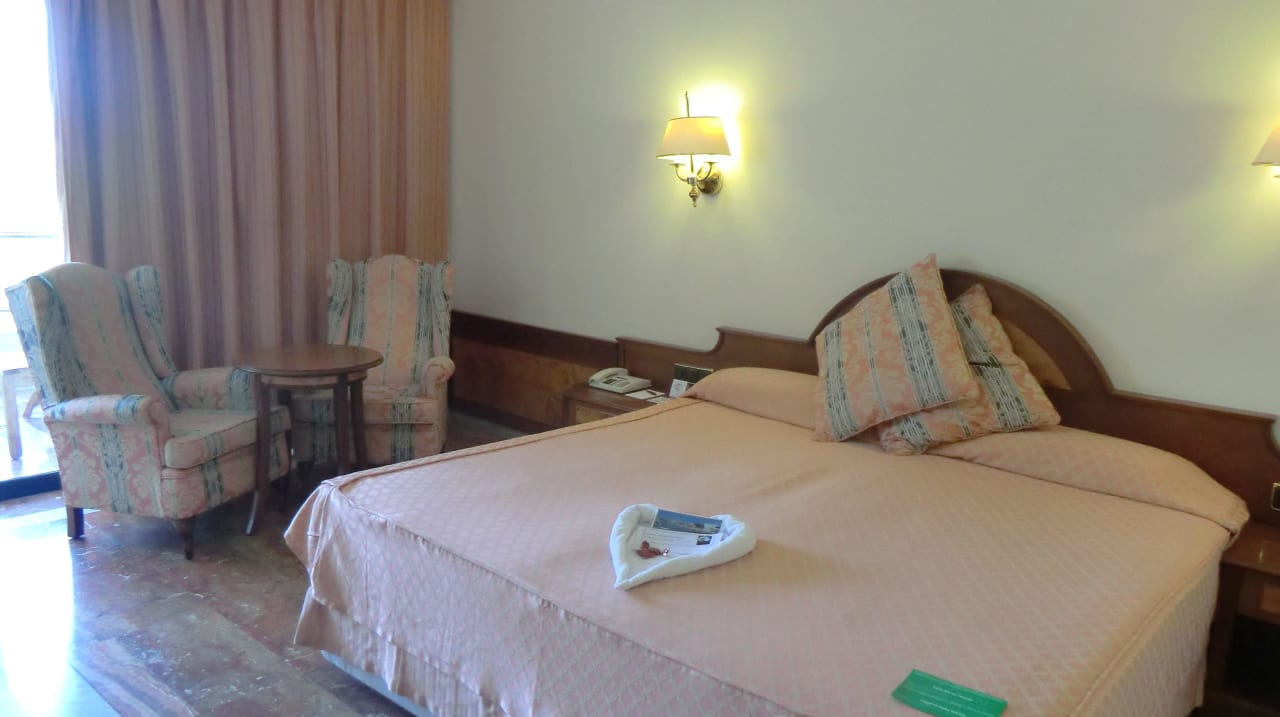 Bett Hotel Serrano Palace