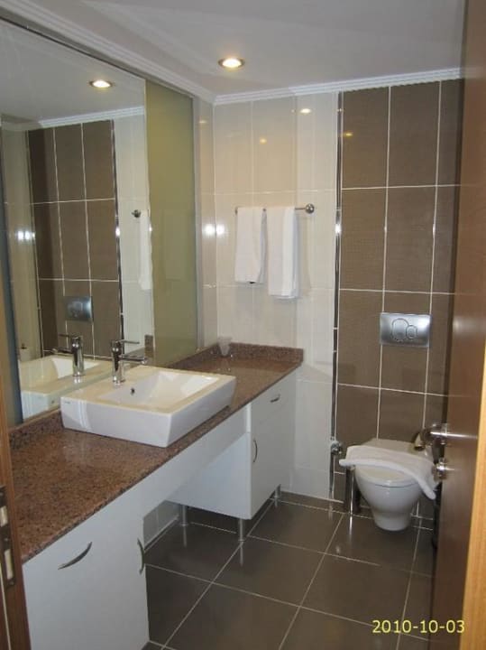 Badezimmer modern eingerichtet Narcia Resort Side