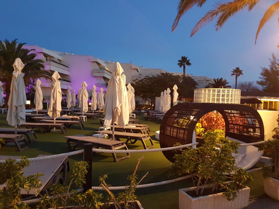 Die hintere Poolanlage  Dreams Lanzarote Playa Dorada Resort & Spa