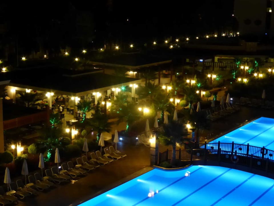 Bar Dizalya Palm Garden