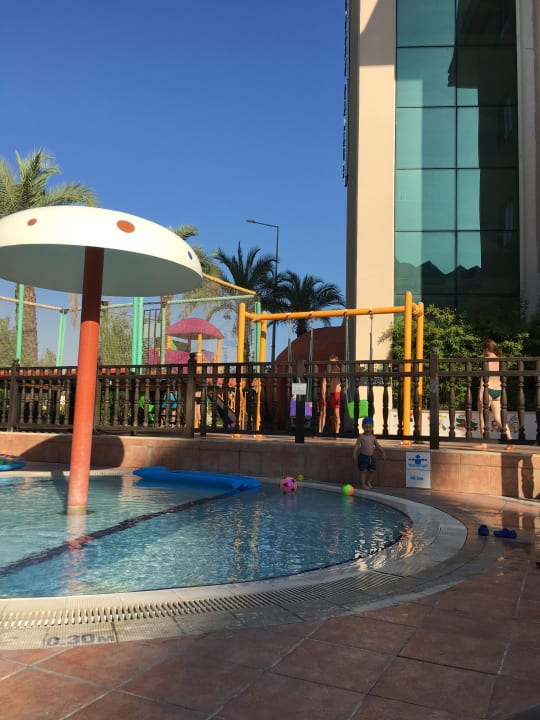 Pool Well Palace Side