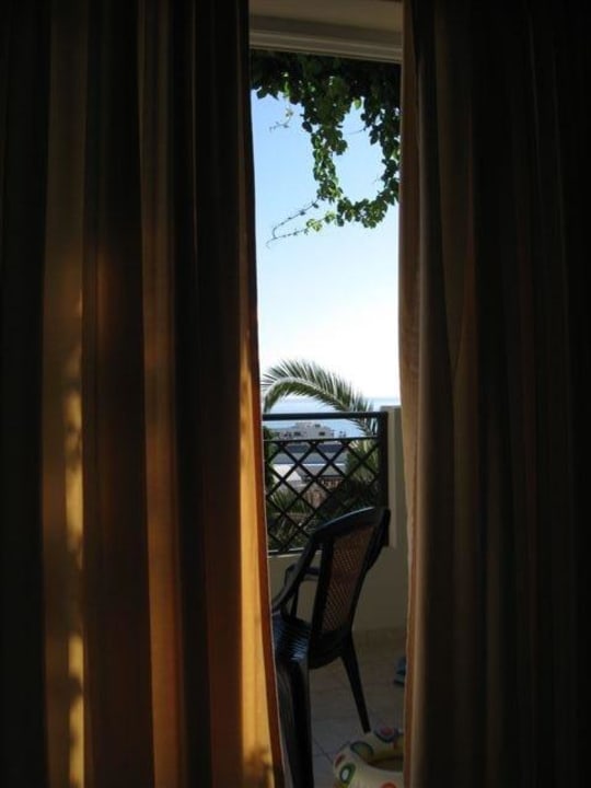 Pokój, widok na balkon Grand Hotel Holiday Resort