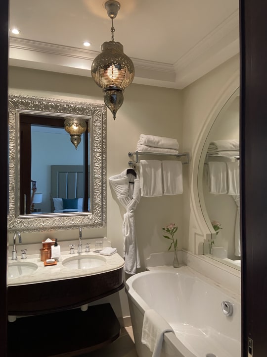 Zimmer Ajman Saray, a Luxury Collection Resort