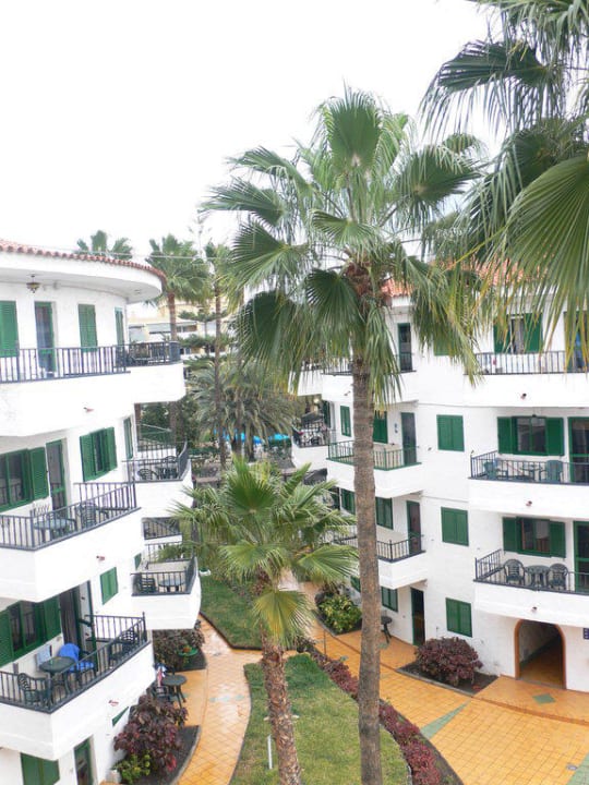 Poolgelände Apartamentos Las Faluas