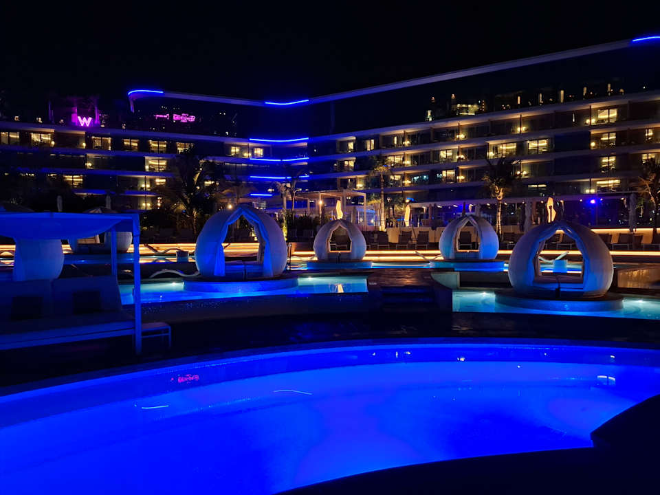 Pool W Dubai - The Palm