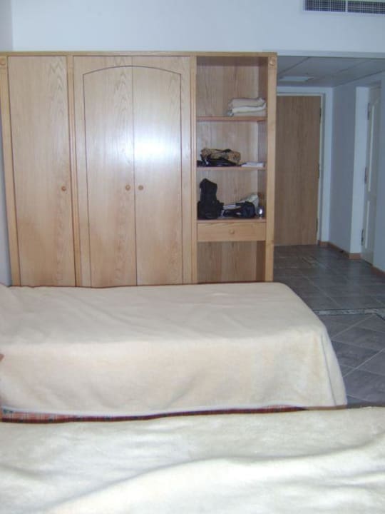 Zimmer in Richtung Tür Pickalbatros Alf Leila Wa Leila Resort - Neverland Hurghada