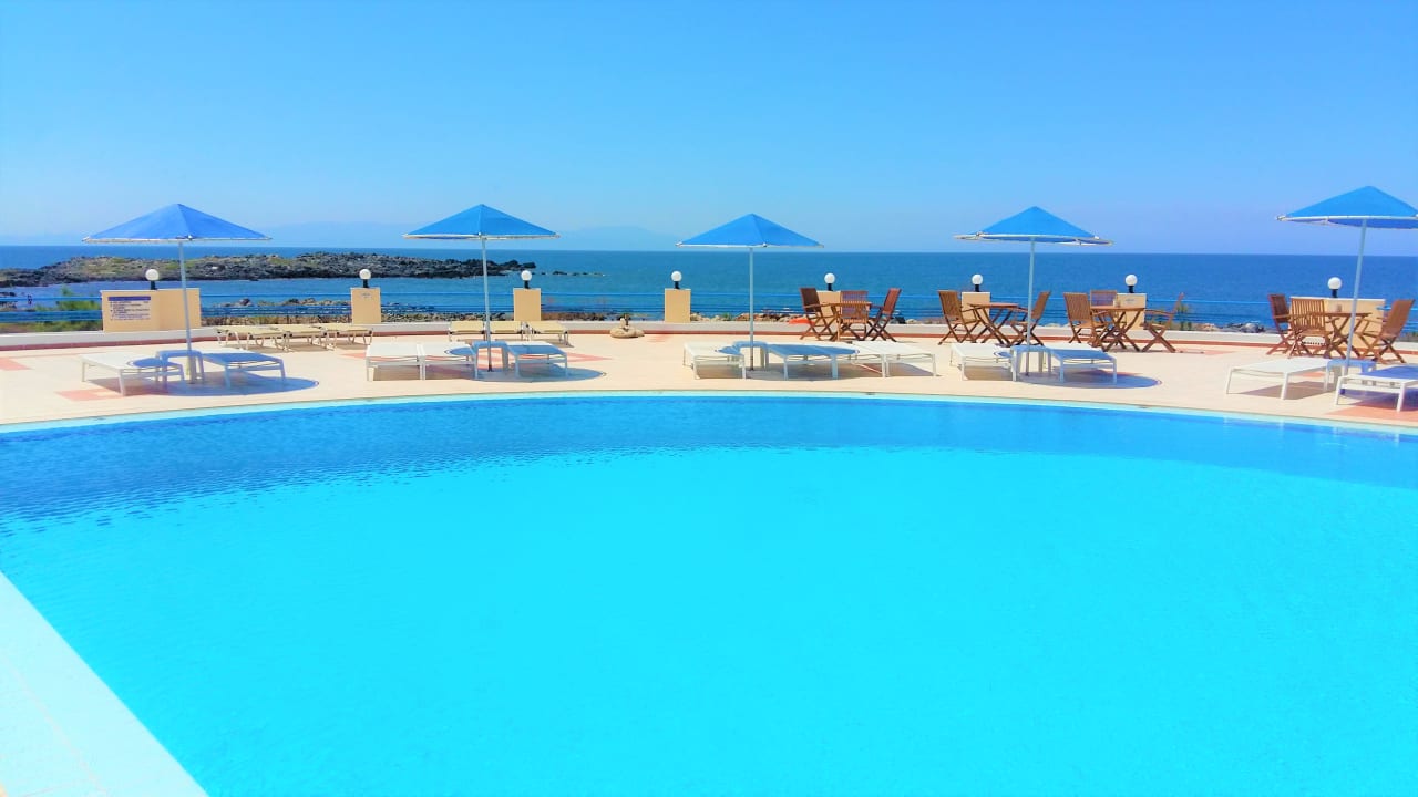 Pool Zorbas Beach Village Hotel