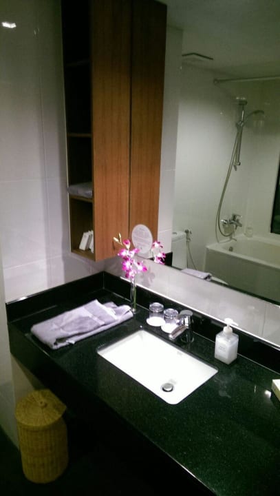 Bad Sunprime Kamala Beach