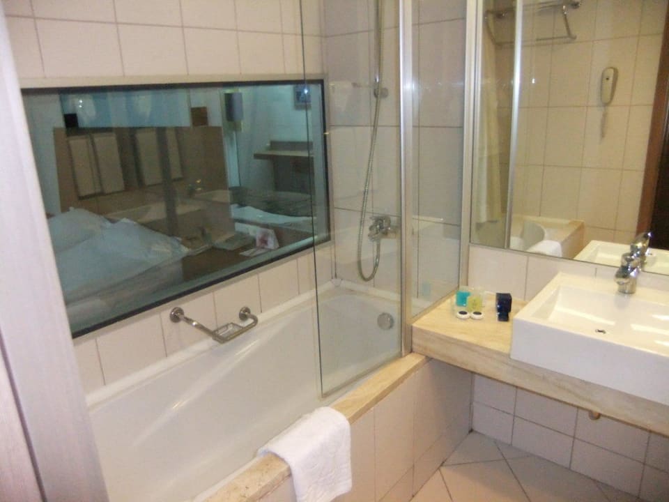 Tv aus der Badeanne gucken Concorde De Luxe Resort