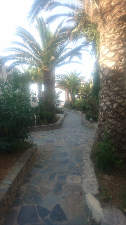 Gartenanlage HARPIN Happy Days Beach Hotel