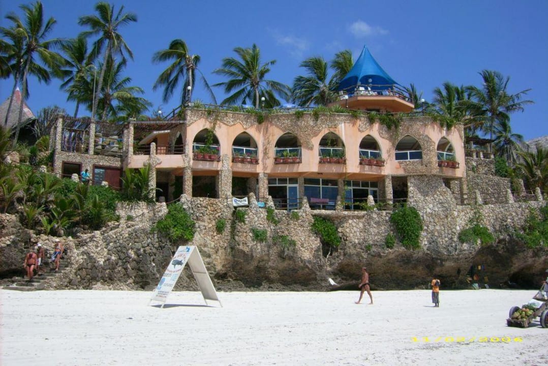 Hotelansicht vom Strand Bahari Beach Hotel