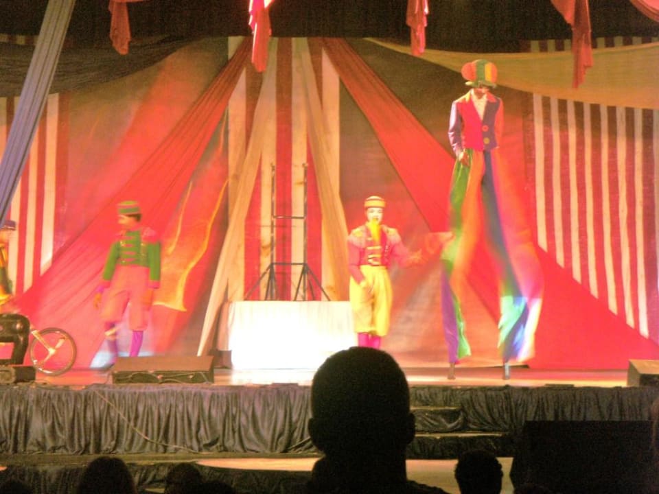 Zirkusshow im Theater Grand Palladium Select Bávaro Resort & Spa