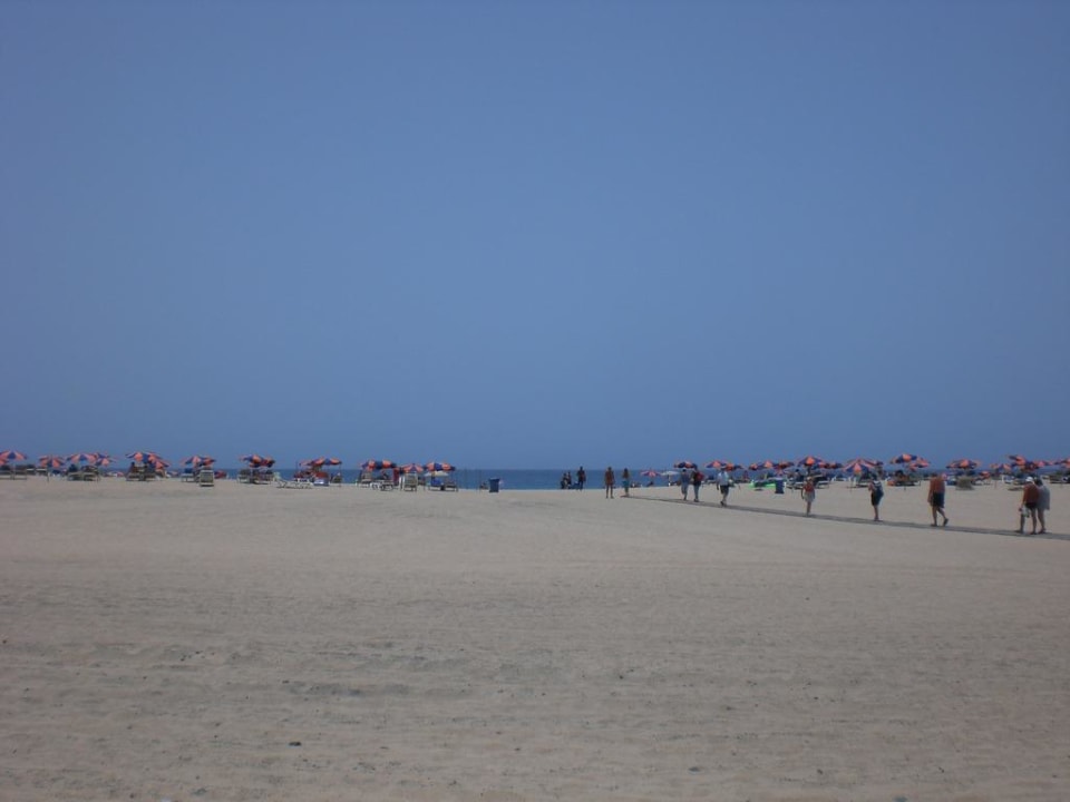 Sehr breiter Strand Servatur Alameda de Jandía