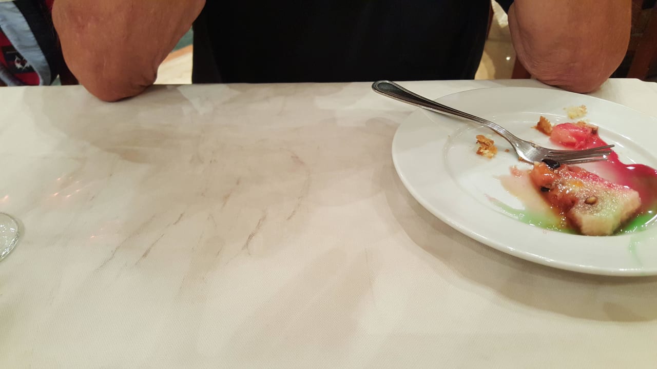 Abendessen - als erster Gast an diesem Tisch Coral Hills Resorts & SPA