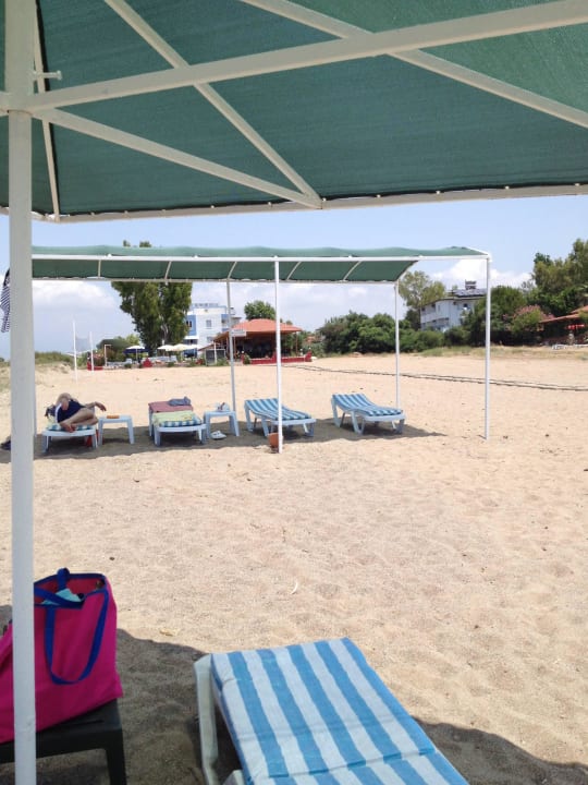 Strandliegen vom Hotel (kostenfrei) Önder Yildiz Hotel