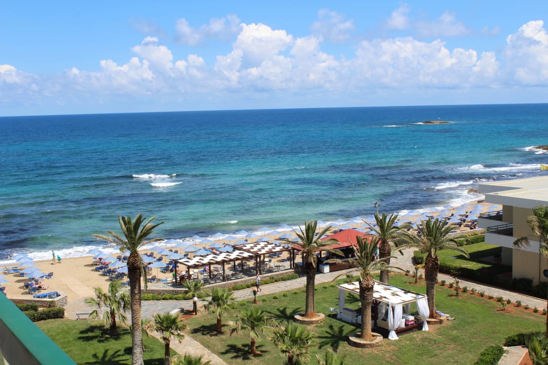 Blick zum Strand vom Zimmer aus  Calimera Sirens Beach