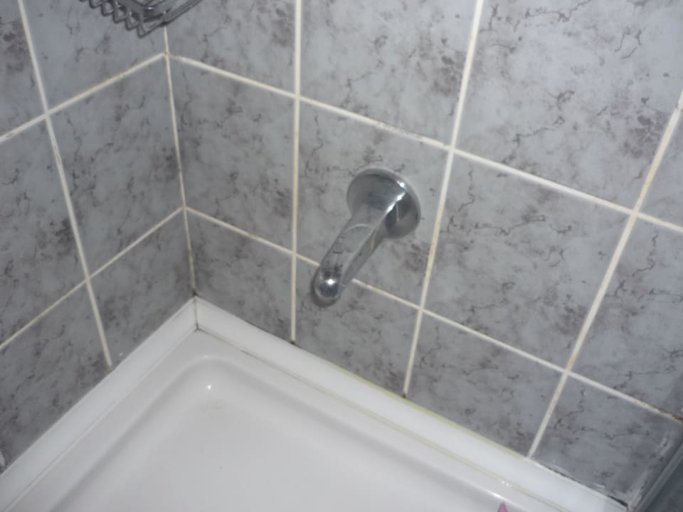 Łazienka w starszej cześci hotelu Golden Age Hotel Crystal Bodrum