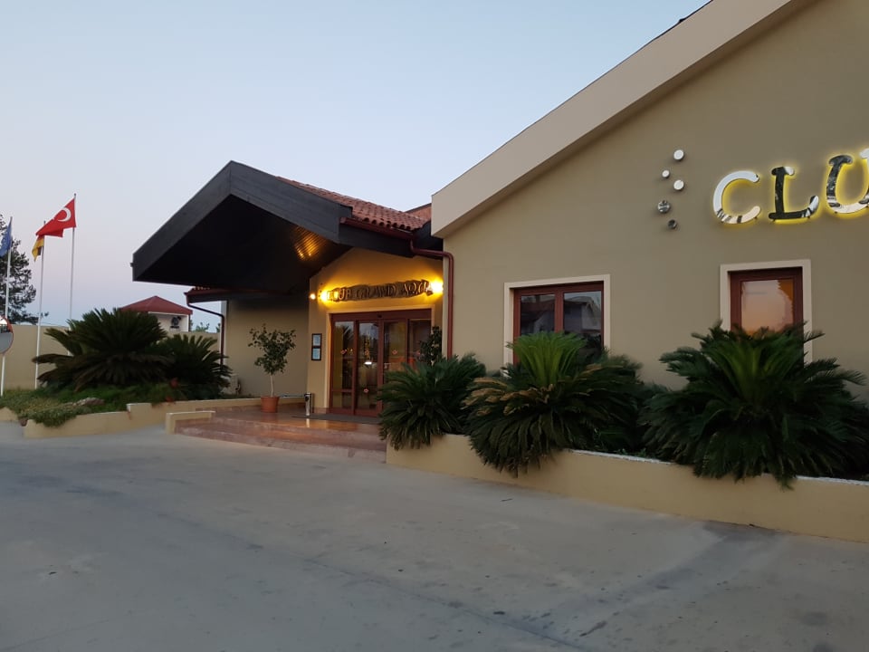 Außenansicht Club Grand Aqua