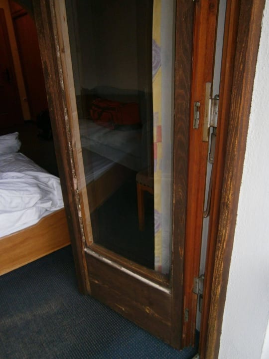 Fenster defekt Hotel Schwarzer Adler