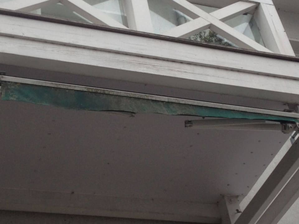 Außenansicht unterm Balkon Rujana Ferienwohnungen - Altes Postamt