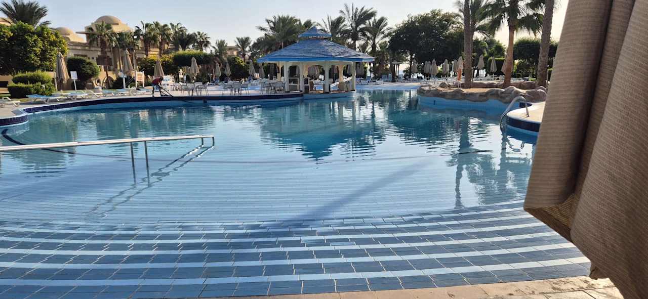 Pool Serenity Alpha Beach