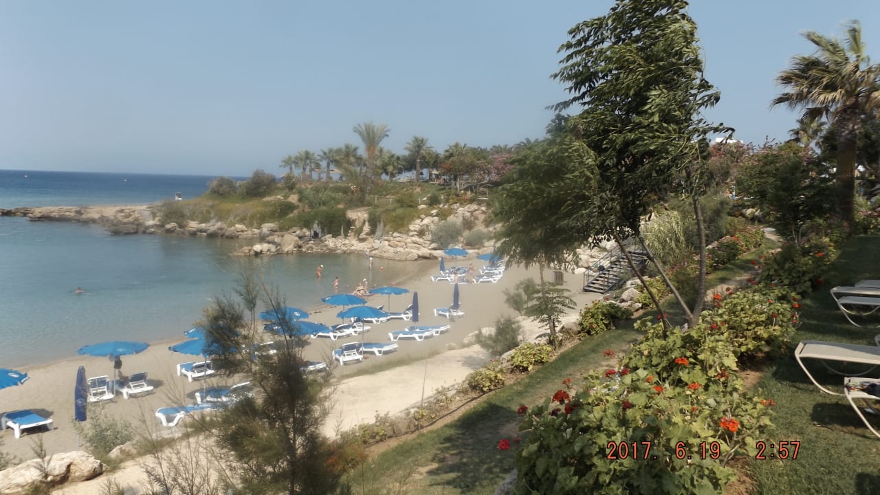 Strand Crystal Springs Beach Hotel